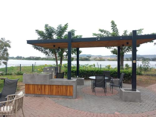 Casa de lujo amoblada en el Norte de Guayaquil in La Aurora