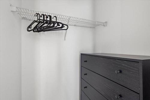 Renovated, Sleeps 9, Fire Pit & Games, 5 min to Uptown in Charlotte, USA