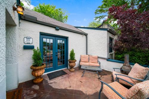 Ivy Cottage W Hot Tub By Hvnlyhomes in Swan Lake