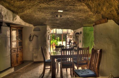 設施, Cuevas De Barreto in 菲爾加斯