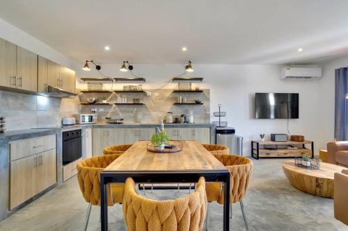 FourVillas with Private Magnesium Pool 3 min to the Beach & Dive Rinse Tank FourVillas with Private Magnesium Pool 3 min to the Beach & Dive Rinse Tank