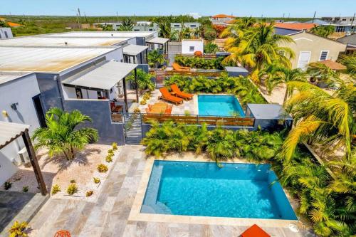 FourVillas with Private Magnesium Pool 3 min to the Beach & Dive Rinse Tank FourVillas with Private Magnesium Pool 3 min to the Beach & Dive Rinse Tank