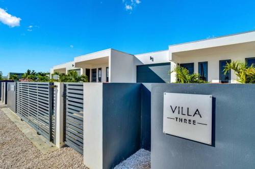 FourVillas with Private Magnesium Pool 3 min to the Beach & Dive Rinse Tank FourVillas with Private Magnesium Pool 3 min to the Beach & Dive Rinse Tank