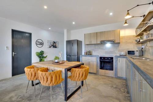 FourVillas with Private Magnesium Pool 3 min to the Beach & Dive Rinse Tank FourVillas with Private Magnesium Pool 3 min to the Beach & Dive Rinse Tank