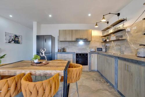 FourVillas with Private Magnesium Pool 3 min to the Beach & Dive Rinse Tank FourVillas with Private Magnesium Pool 3 min to the Beach & Dive Rinse Tank