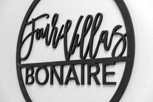 FourVillas with Private Magnesium Pool 3 min to the Beach & Dive Rinse Tank FourVillas with Private Magnesium Pool 3 min to the Beach & Dive Rinse Tank