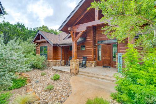 Scenic View! Resort-Style Lake Travis Group Escape in Jonestown (TX)