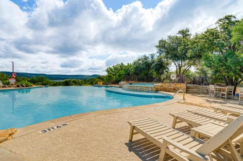 Scenic View! Resort-Style Lake Travis Group Escape in Jonestown (TX)