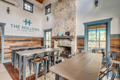 Scenic View! Resort-Style Lake Travis Group Escape in Jonestown (TX)
