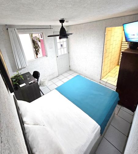 room detail thumbnail 0