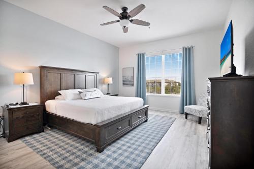 Vista Cay Lake View Outlook Penthouse near All Parks & Convention in Orlando, USA