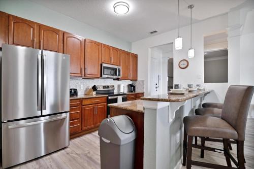 Vista Cay Lake View Outlook Penthouse near All Parks & Convention in Orlando, USA