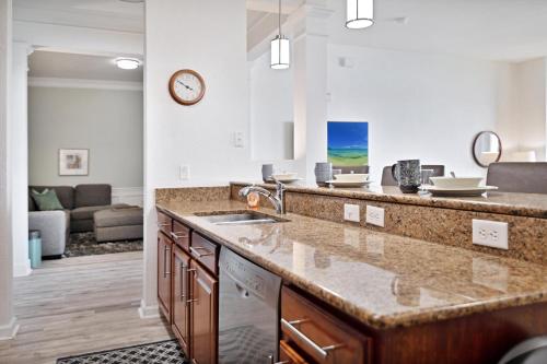 Vista Cay Lake View Outlook Penthouse near All Parks & Convention in Orlando, USA