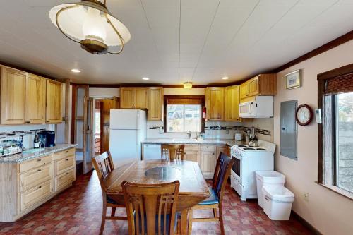 Sullishak – Depoe Bay, OR