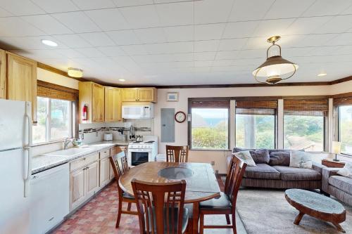 Sullishak – Depoe Bay, OR