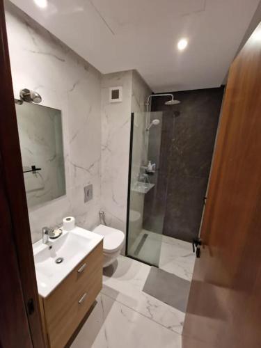 luxury Studio with jacuzzi in El Oulfa
