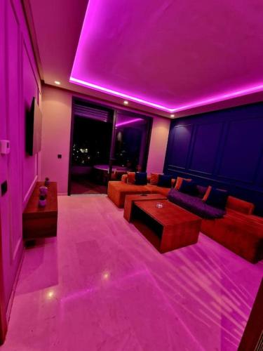 luxury Studio with jacuzzi in El Oulfa