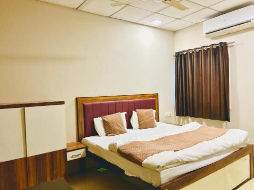 Deluxe Room image 10
