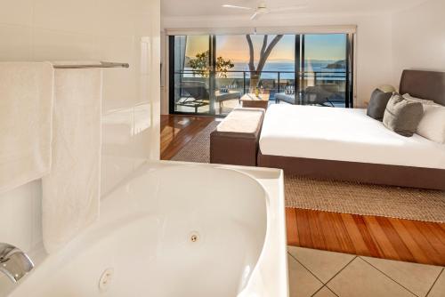 Shorelines Apartments on Hamilton Island by HIHA