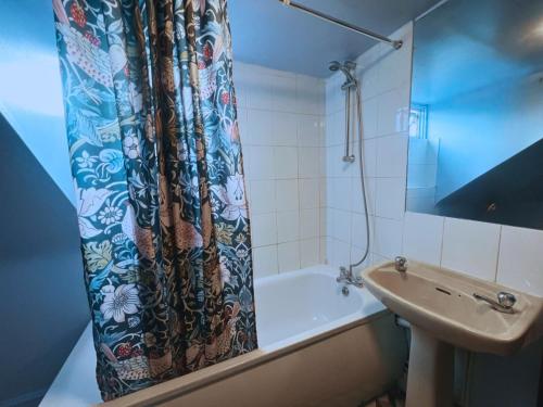 Helen's Hotel near Wembley, London (photo 10)