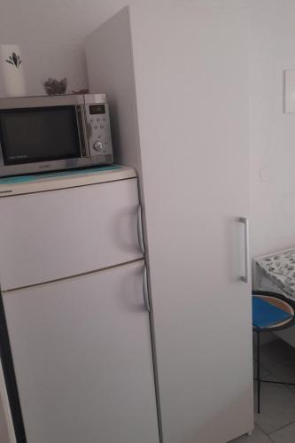 Studio with Terrace image 2
