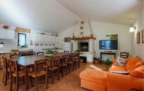 Ten-Bedroom Holiday Home