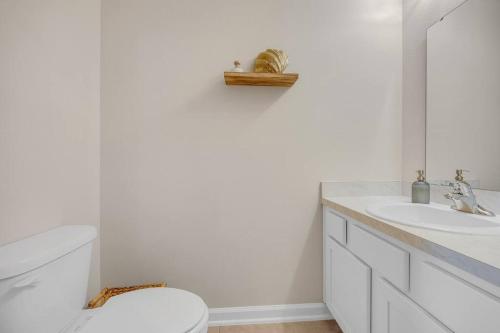 Oasis Sanctuary, Close to the Beach, Game Room, 3 BD