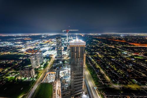 Mountain view lodge in Mississauga, Canada