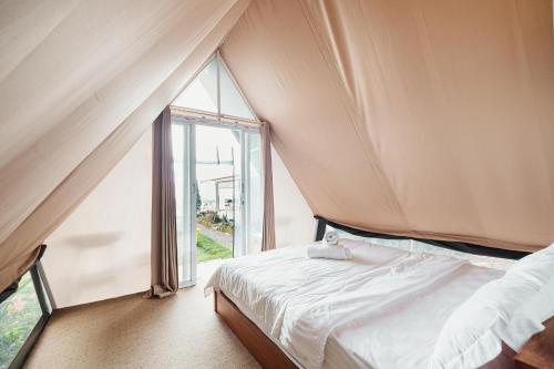 1 queen bed