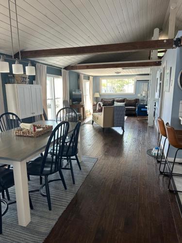 Facilities, Sunset Retreat in Aurora