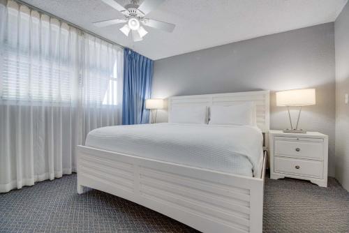 The Barbados -Bright Condo w Pool in Key West, USA