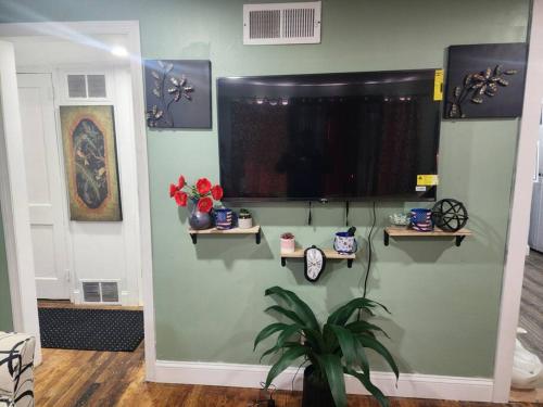 Spacious home away from home in Bloomfield, USA