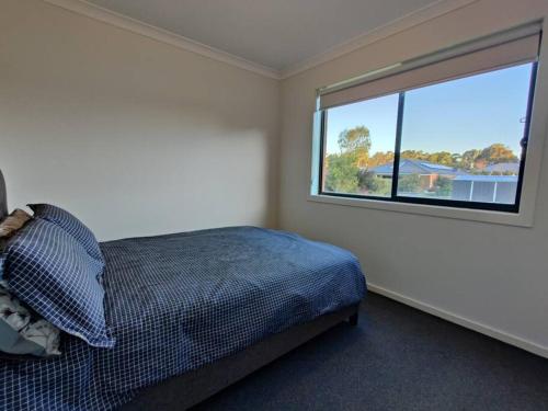 Pelican Cliff in เมตุง