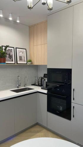 One-Bedroom Apartment with Balcony