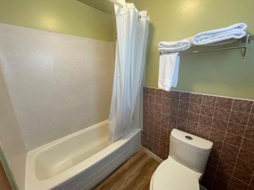 Motel Oasis Inn - image 2