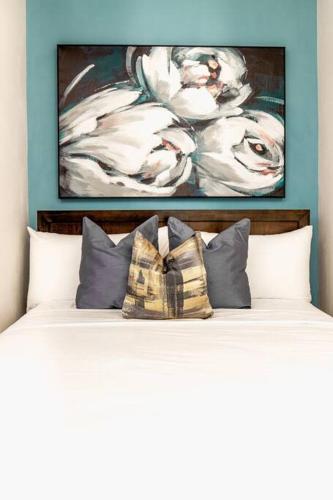 The Retreat Modern 1Bdr Condo near Int Airport