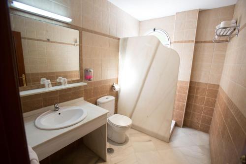 Hotel Quitagolpe Room Type - Triple Room