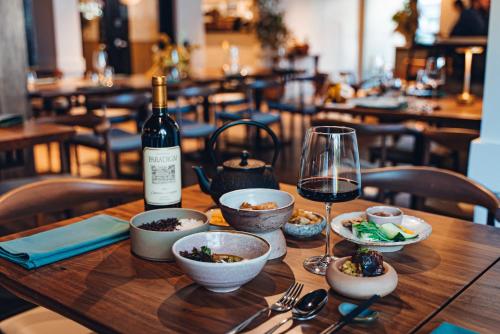 596522099 Kimpton Hotel Enso by IHG