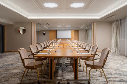 Athenee Palace Hilton Bucharest - image 13