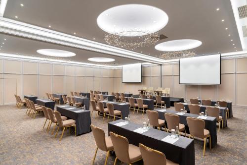 Athenee Palace Hilton Bucharest - image 7