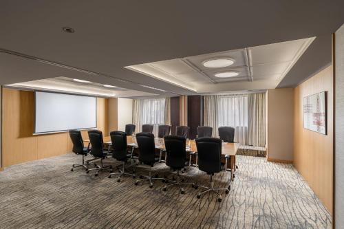 Athenee Palace Hilton Bucharest - image 6