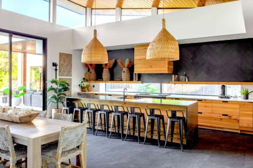 Eastside Mansion with Pool - Rainey St - 7 min drive in Austin, USA