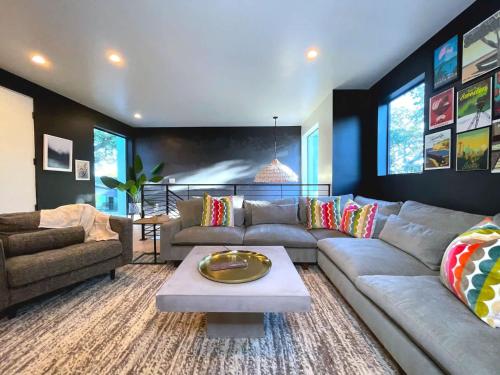 Eastside Mansion with Pool - Rainey St - 7 min drive in Austin, USA