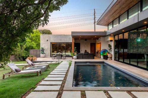 Eastside Mansion with Pool - Rainey St - 7 min drive in Austin, USA