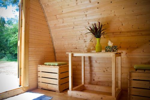 Létesítmények, Quirky Woods - Glamping Cabins at Maketu in Maketu