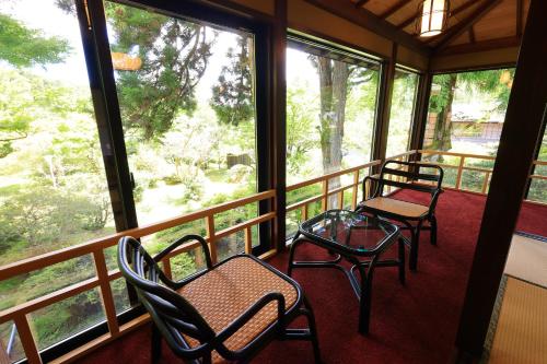 ทัศนียภาพ, มัตสึซากายะ ฮอนเท็น (Matsuzakaya Honten) in ภูเขาฮาโกเนะ