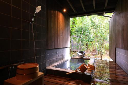 อ่างแช่น้ำพุร้อน, มัตสึซากายะ ฮอนเท็น (Matsuzakaya Honten) in ภูเขาฮาโกเนะ