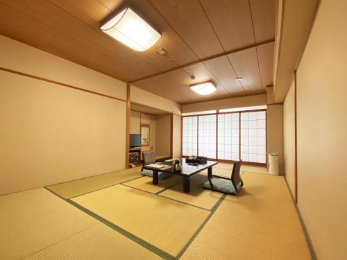 Japanese-Style Room New Building - Breakfast + Buffet Dinner and Free Drinks Included