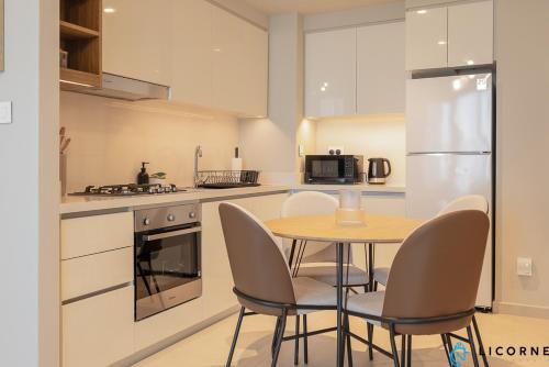 Top Floor Urban Oasis Steps from Dubai Mall - 1BR Apartment in Downtown Views ll, Tower 1, Dubái (foto 3)