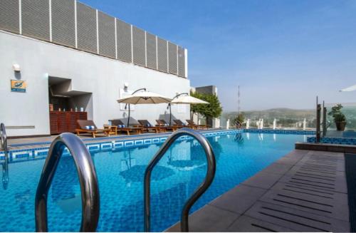 泳池, 杜尚別塞雷納酒店 (Dushanbe Serena Hotel) in 杜尚貝